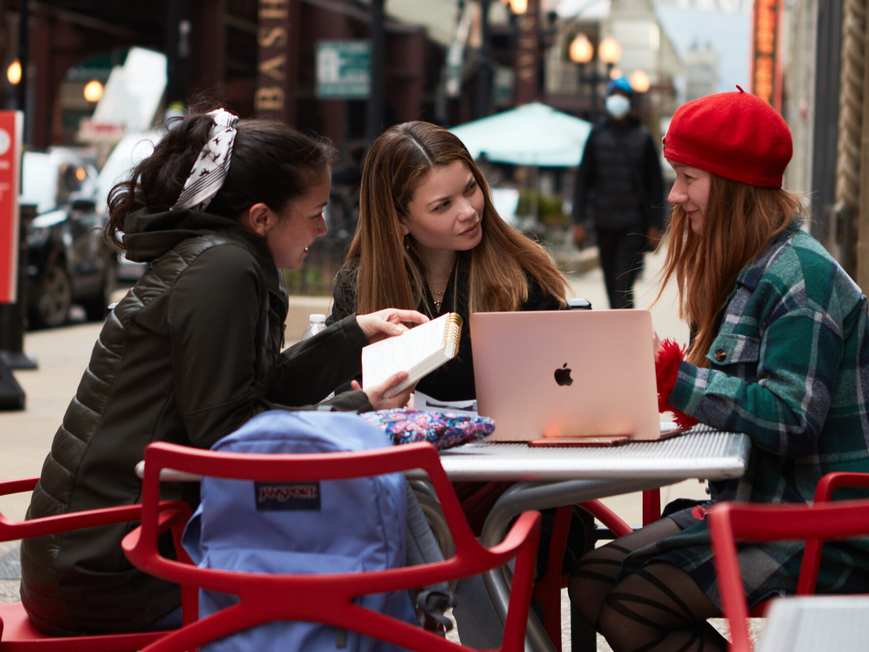 Midwestern Career College international students at an outdoor cafe in Chicago